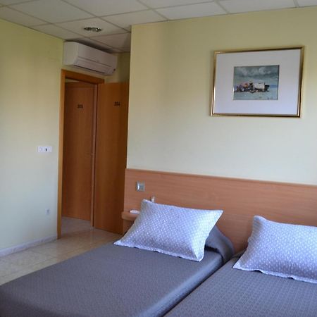 Hostal Bartis Figueres  Quarto foto