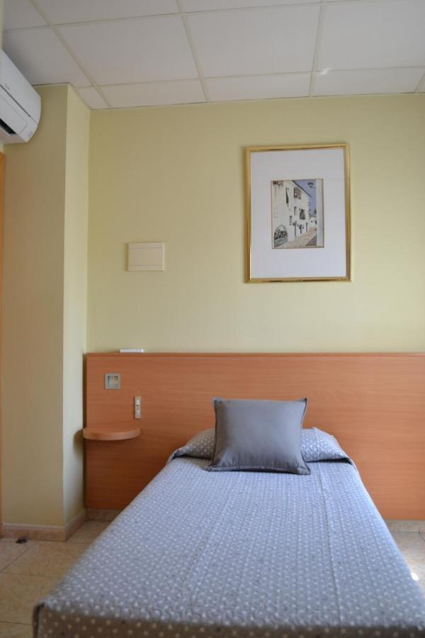 Hostal Bartis Figueres  Quarto foto