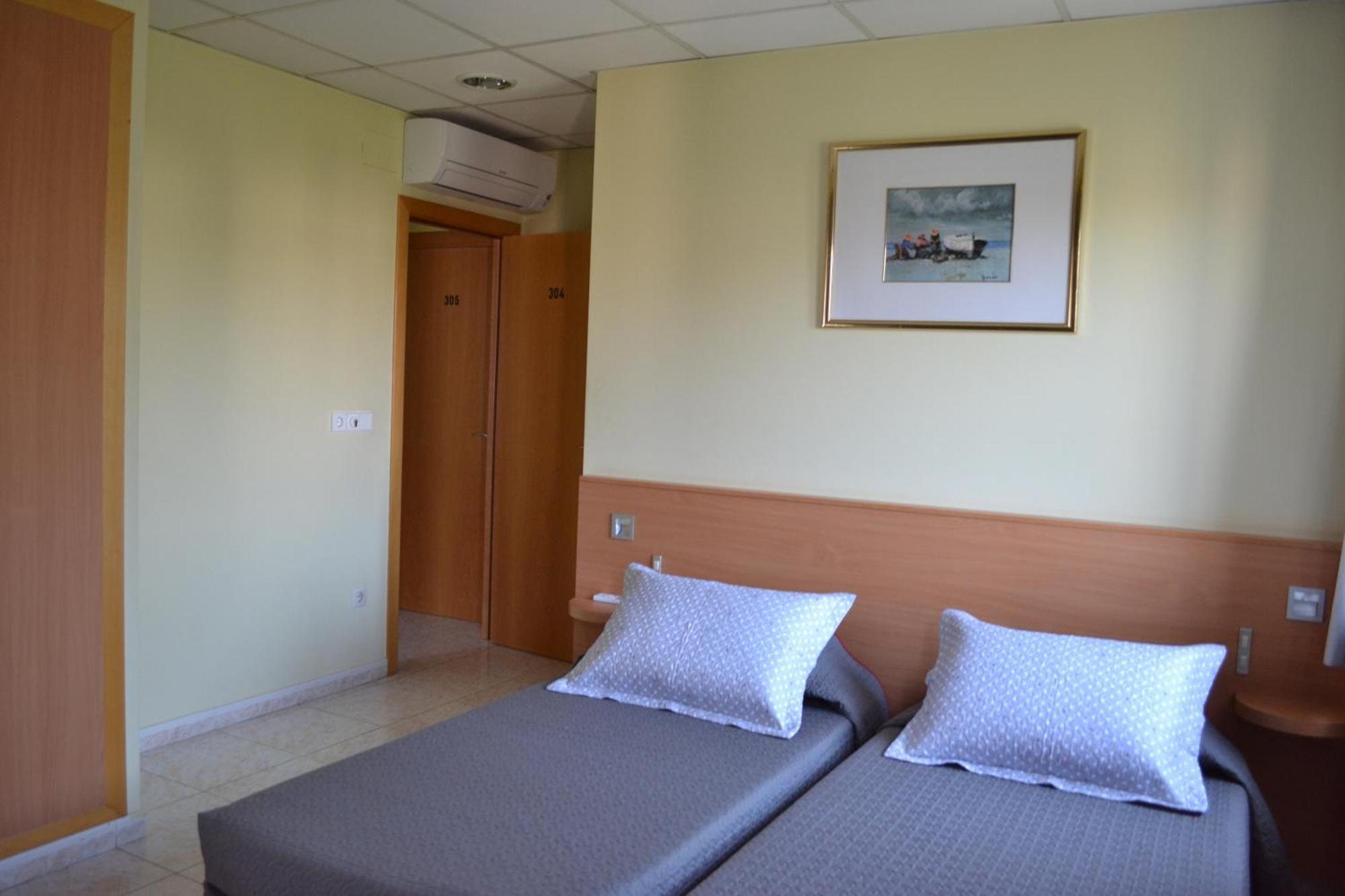 Hostal Bartis Figueres  Quarto foto